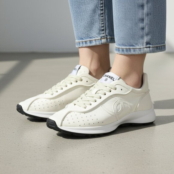Chanel white sneaker - Picture 1 of 9